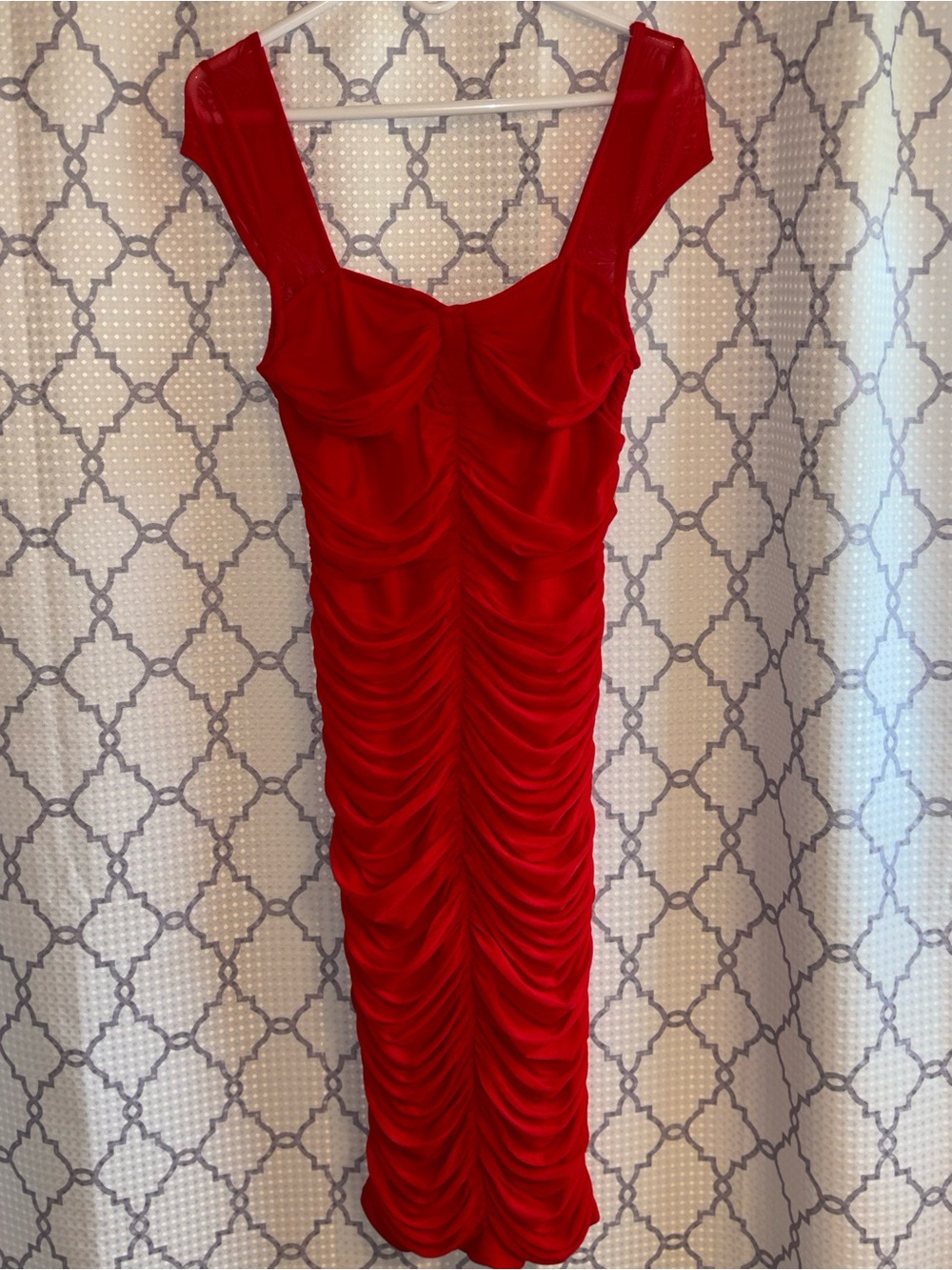 PrettyLittleThing Red Ruched Midi Dress - Picture 2 of 3